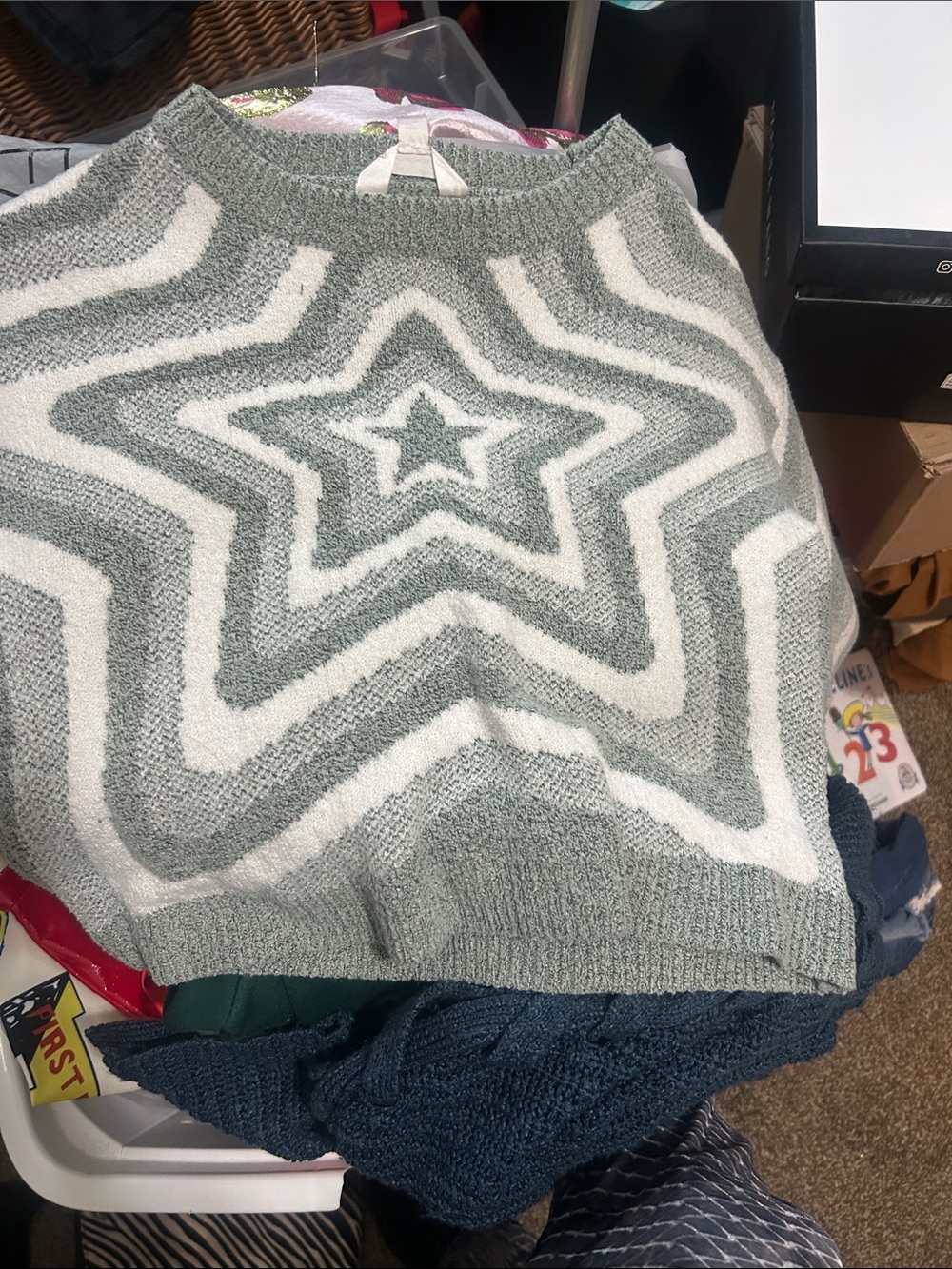 Women's Green & White Star Pattern Sweater
